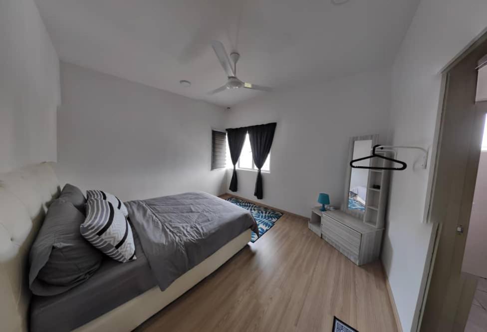 Chombies Muslim Homestay Tanah Rata Ngoại thất bức ảnh